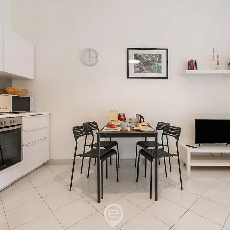 アパート Aurora's カリアリ